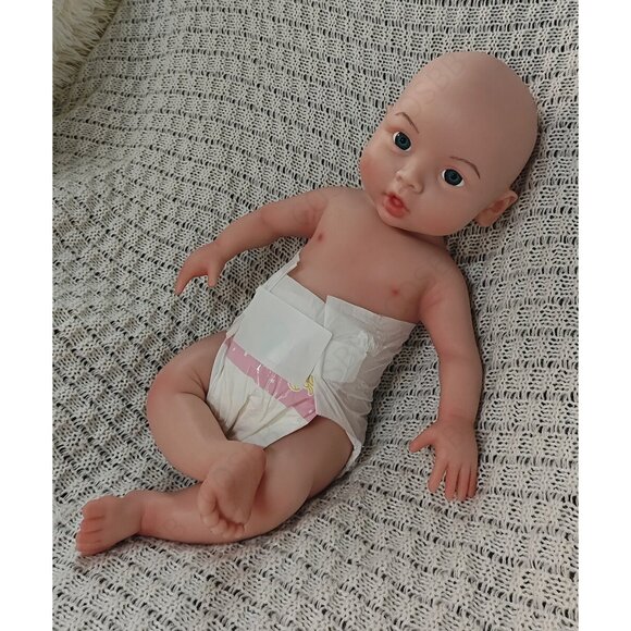 6.71lbs Cute Newborn Platinum Silicone 45cm Reborn Baby Girl Doll With Open Eyes - Picture 8 of 16
